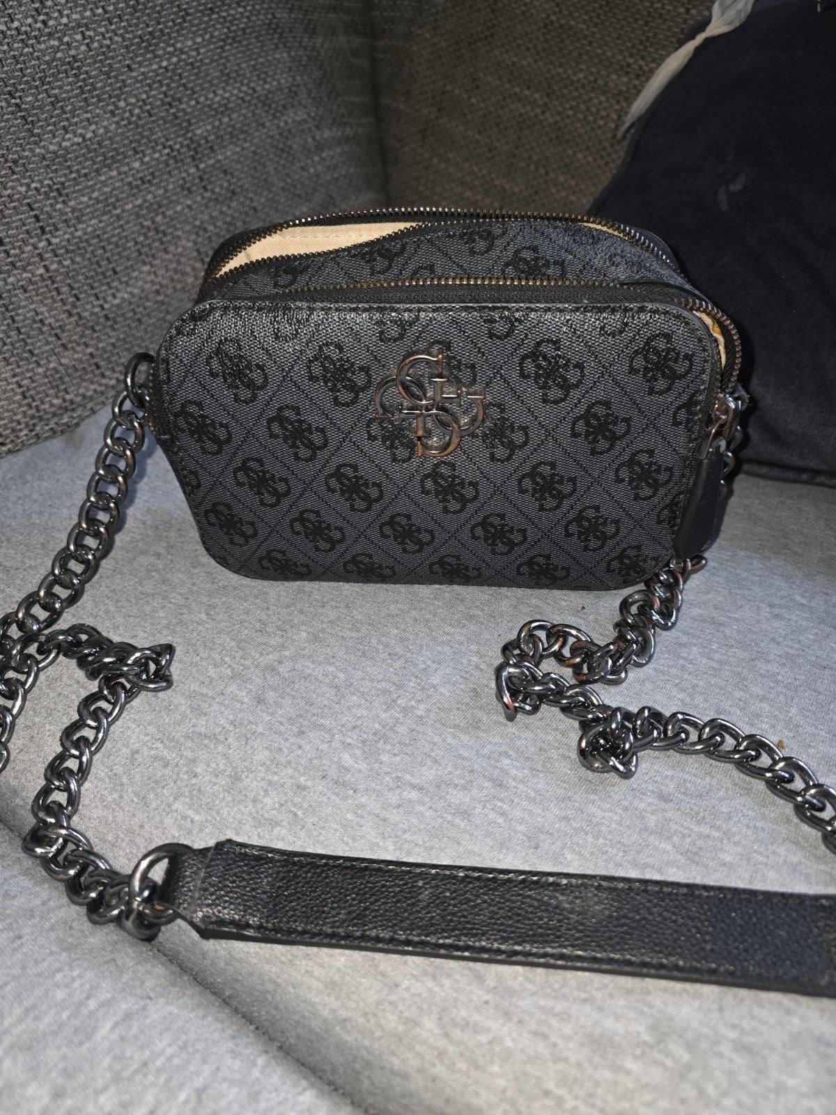 Guess Schoudertasje - Zwart met logo print, Ophalen of Verzenden
