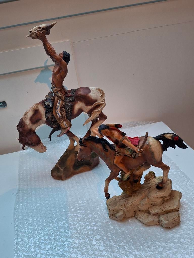 Twee Indianen te paard - Beelden, Ophalen of Verzenden, Handgemaakt, 20 - 50 cm, Beeld