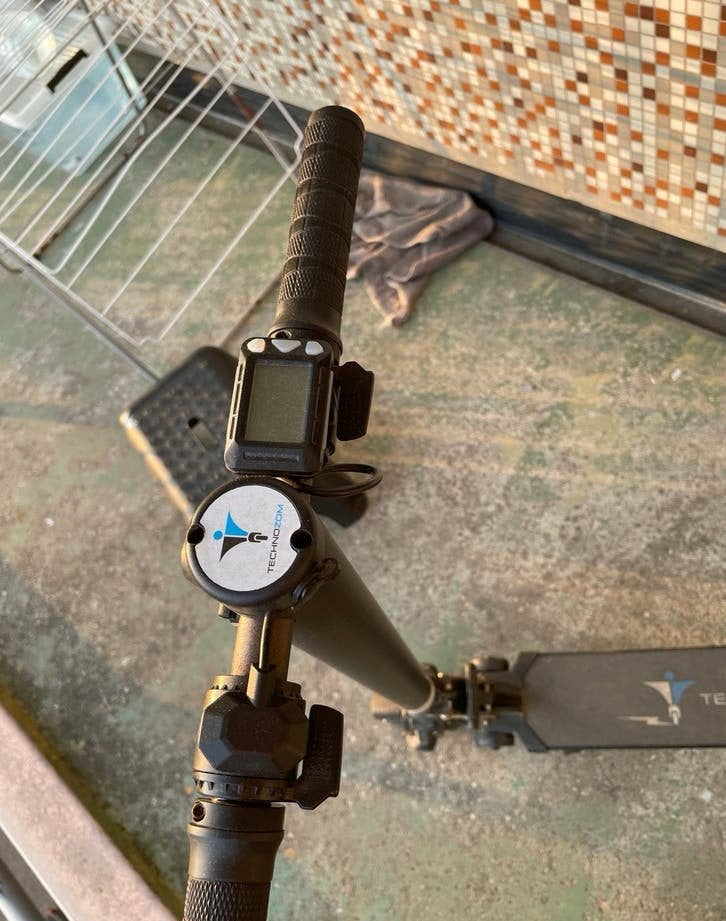 Elektrische step met trillend wiel. Geen oplader aanwezig, Ophalen, Gebruikt, Elektrische step (E-scooter)