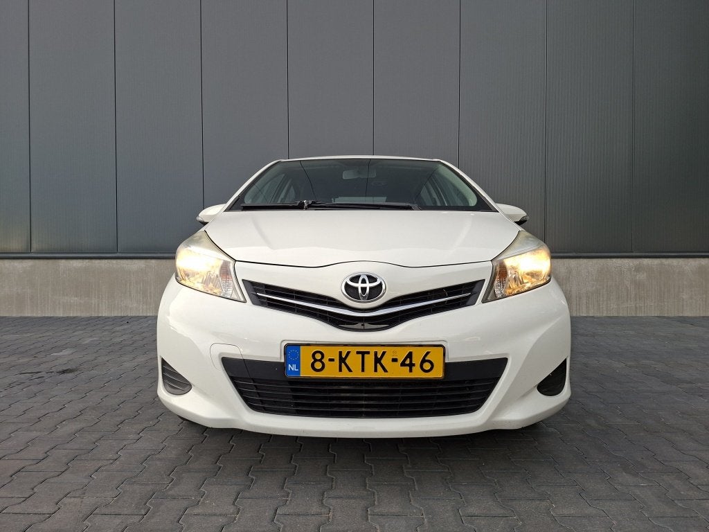 Toyota Yaris 1.0 VVT-i Aspiration | Bluetooth | Trekhaak | 5, Auto's, 21 km/l, Euro 5, 750 kg, Wit