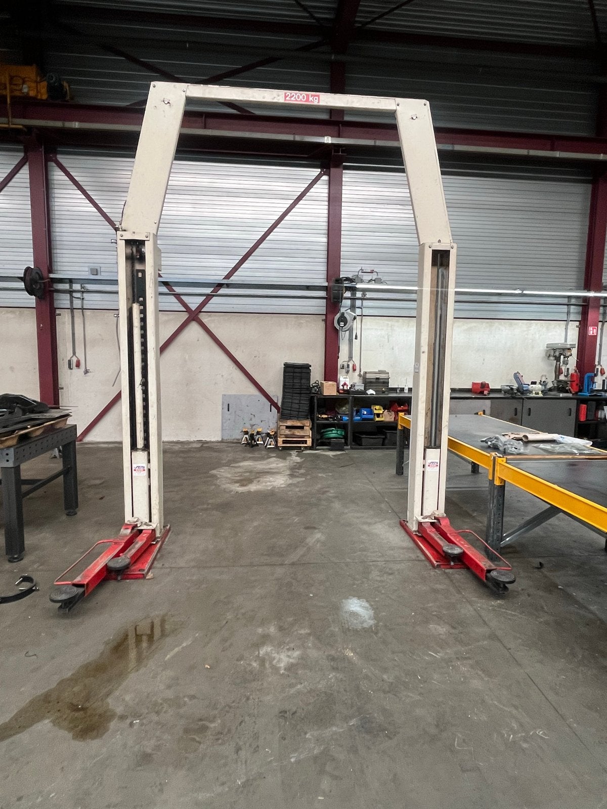 Koni 2-koloms hefbrug 2200 kg, Ophalen