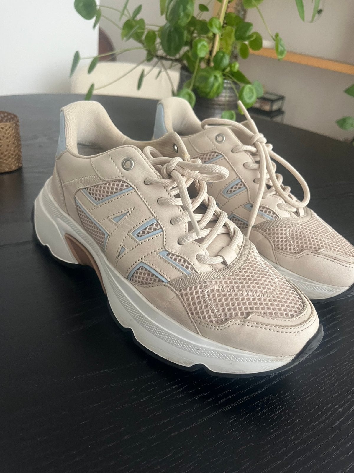 Nubikk sneaker beige/lichtblauw maat 39, Verzenden, Beige, Sneakers of Gympen, Zo goed als nieuw