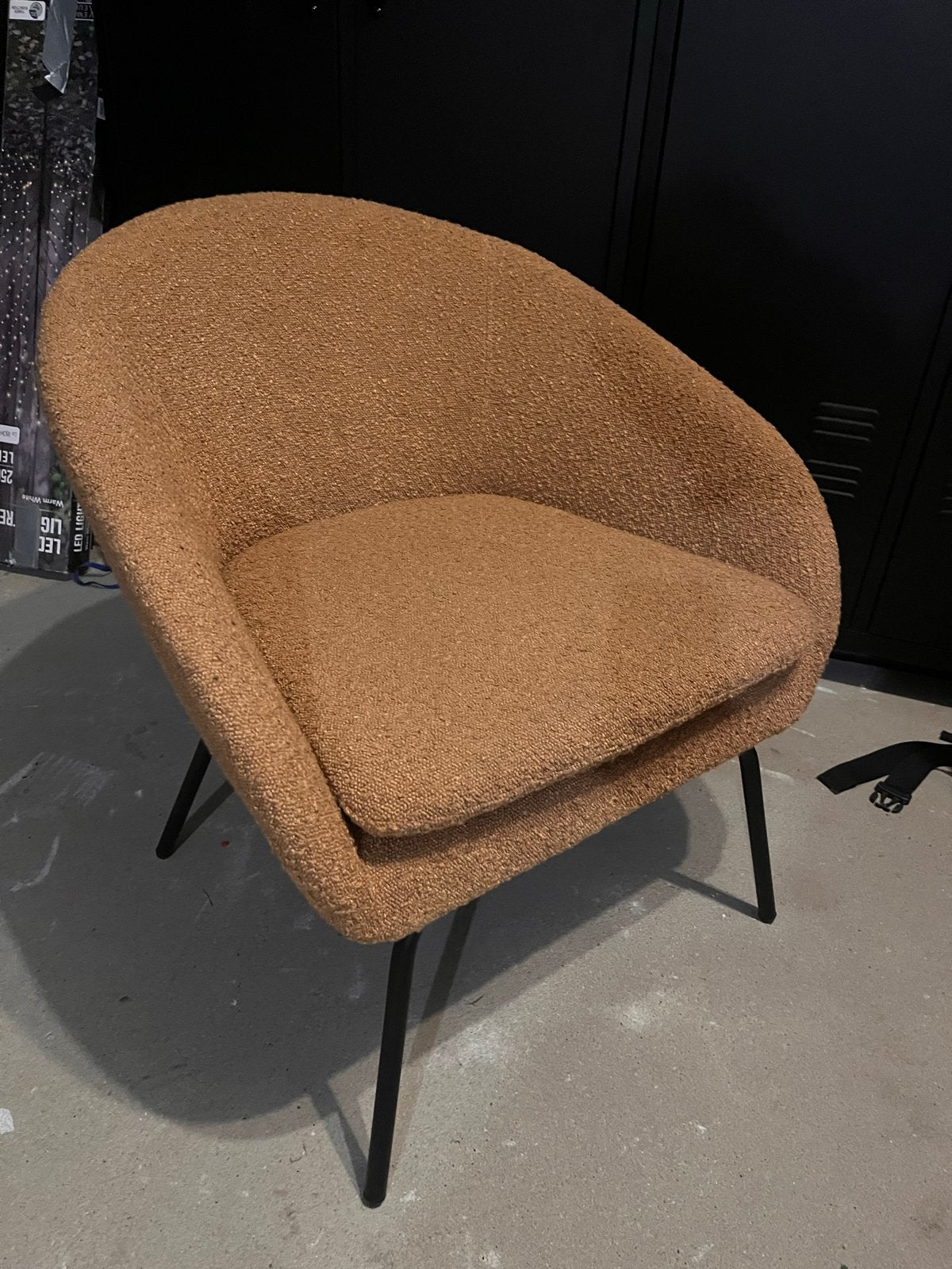 WOOOD Ditte fauteuil cognac teddy stof, Ophalen, Nieuw, 75 tot 100 cm, Stof