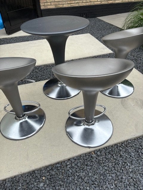 Originele Magis Bombo set - 3 barkrukken + statafel, Huis en Inrichting, Ophalen, Draaibaar, 90 cm of meer, Metaal