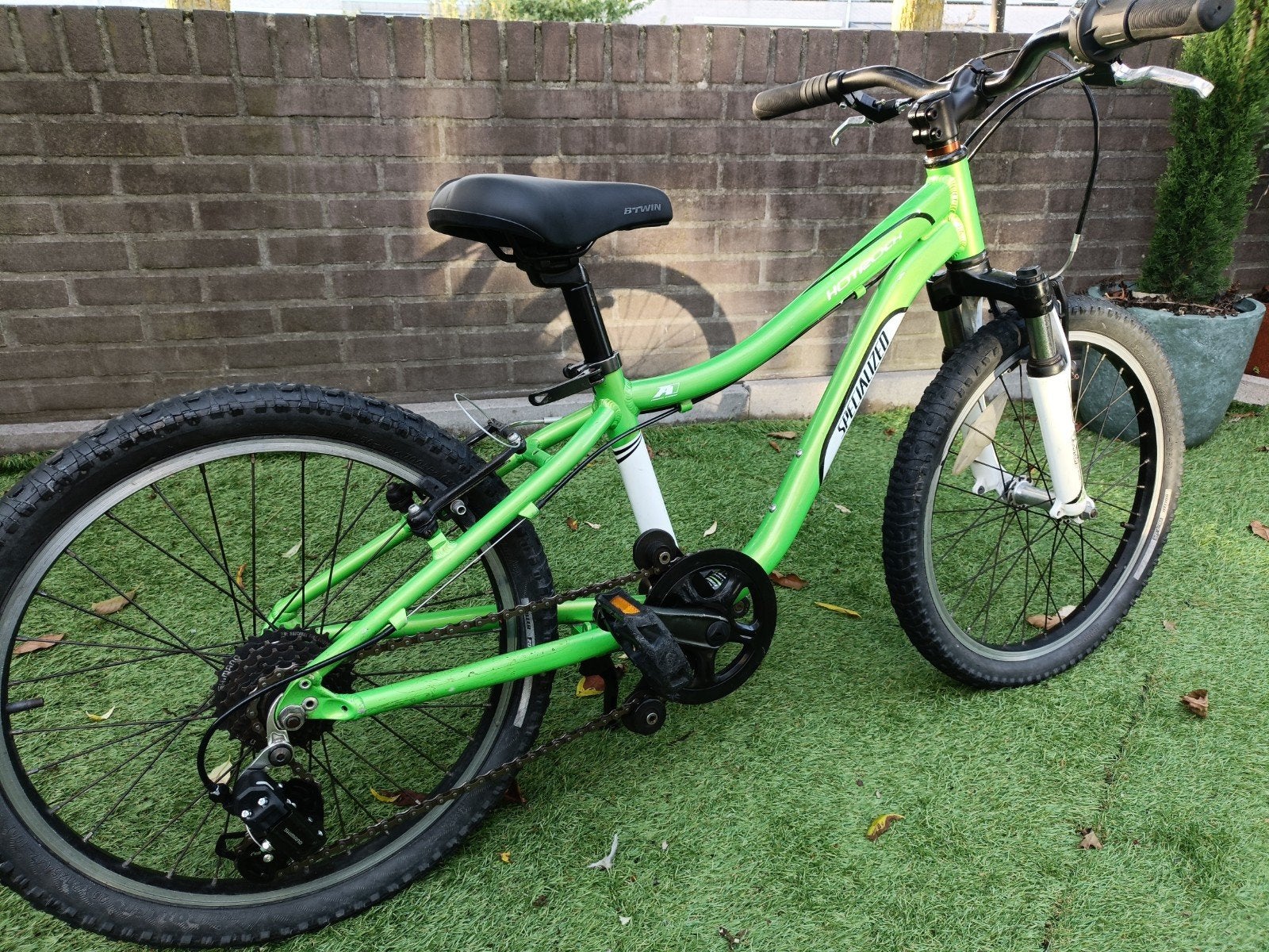 Specialized Hotrock 20 inch kinderfiets - Groen, Fietsen en Brommers, 20 inch of meer, Gebruikt, Velgrem, Ophalen