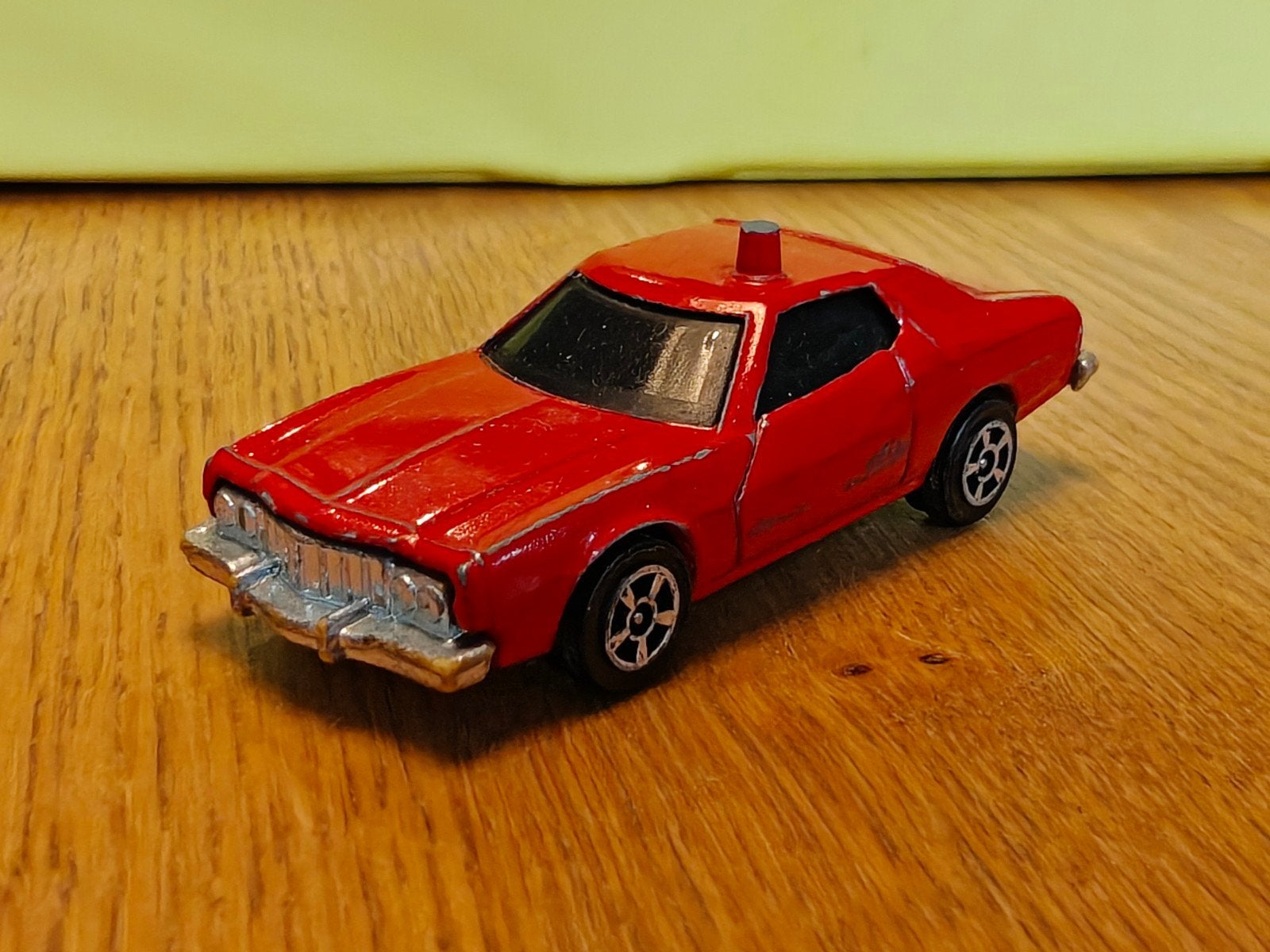 Corgi Ford Gran Torino ROOD, Ophalen of Verzenden, Auto