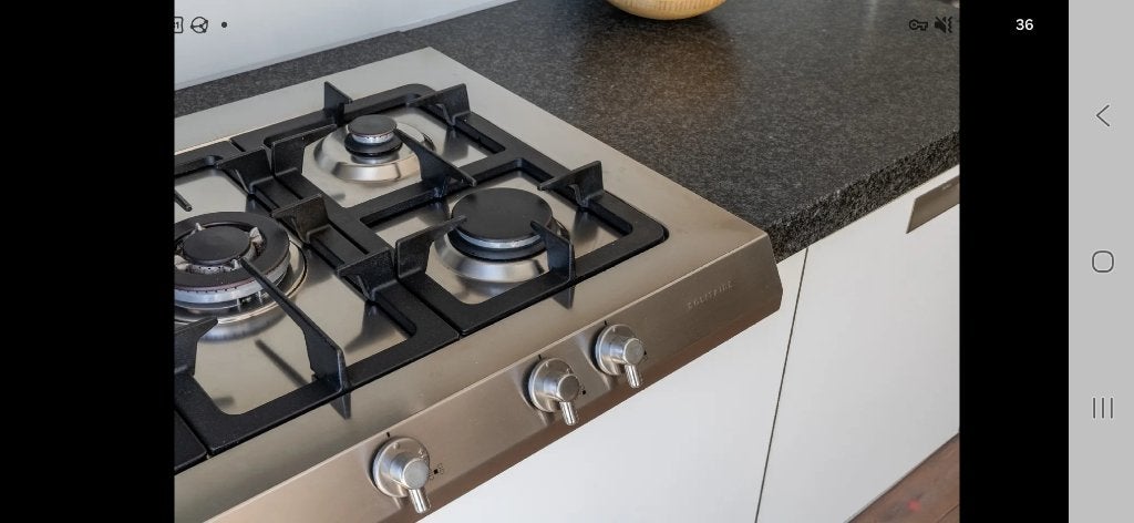 Gratis keuken af te halen in Breda (wit, met apparatuur), Ophalen, Gebruikt, Wit