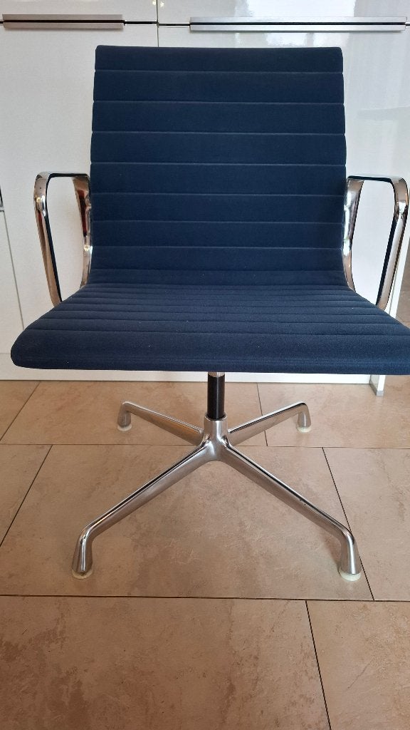 2 design stoelen Charles & Ray Eames, Ophalen