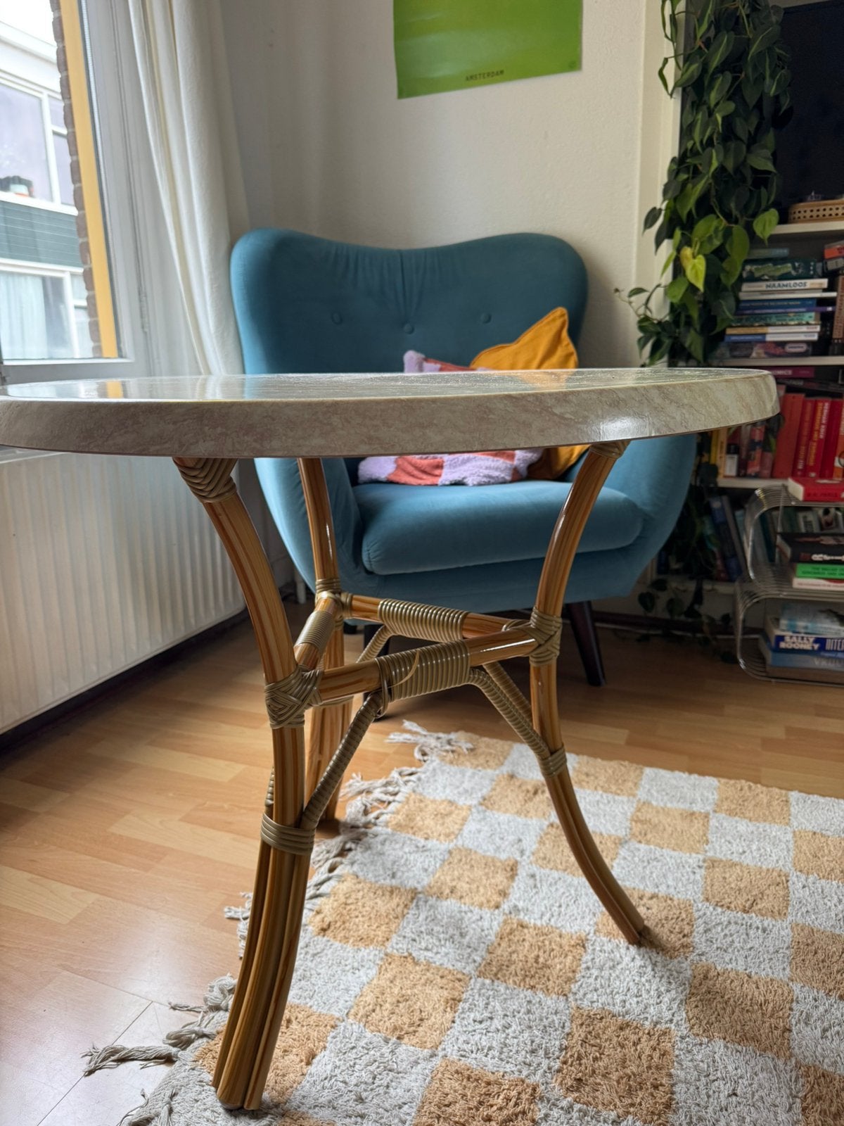 Gratis (bijzet)tafel, Huis en Inrichting, Ophalen, Kunststof, Gebruikt, Rond