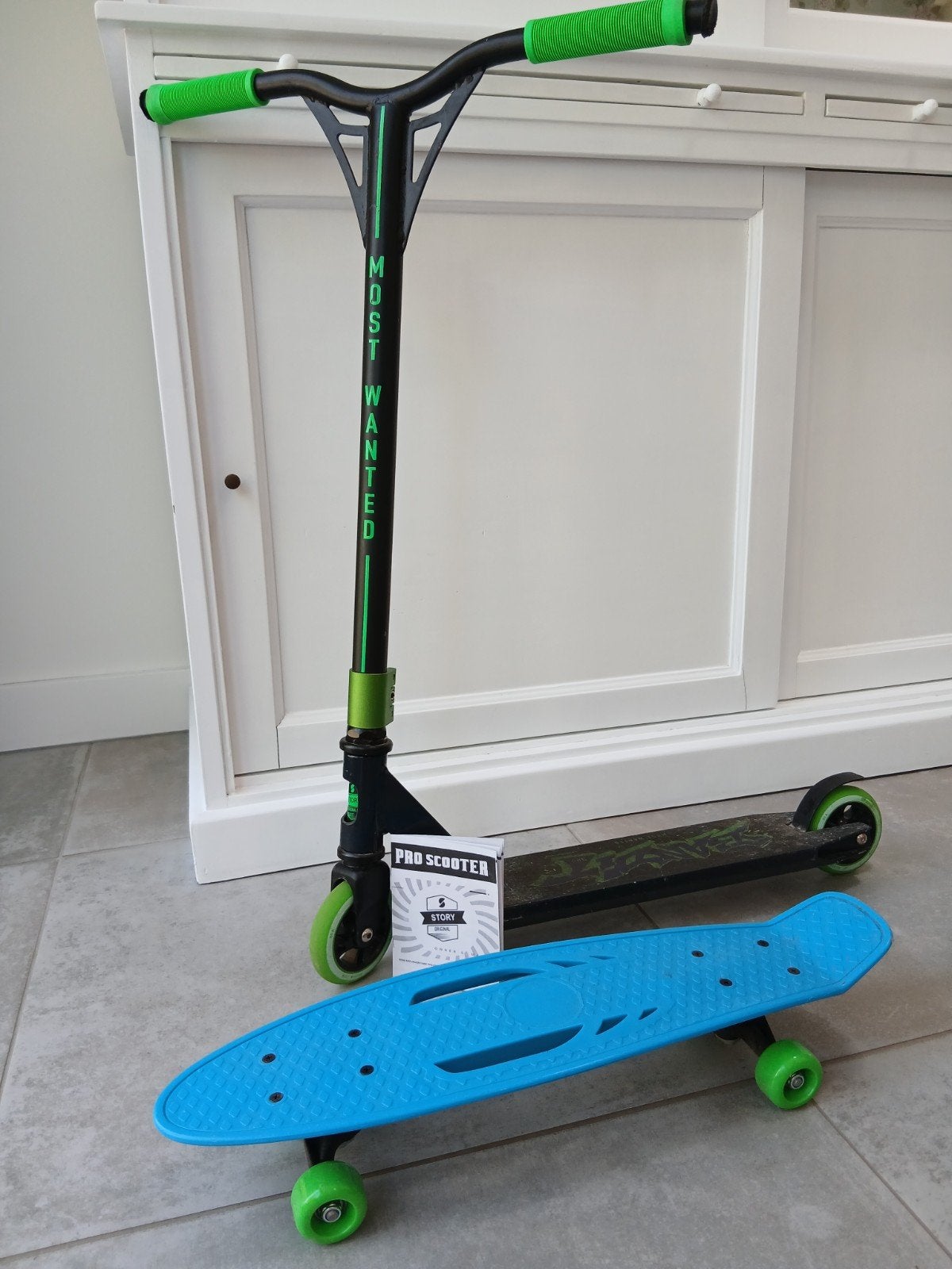 Stuntstep en skatebord samen aangeboden, Ophalen, Zo goed als nieuw, Overige typen