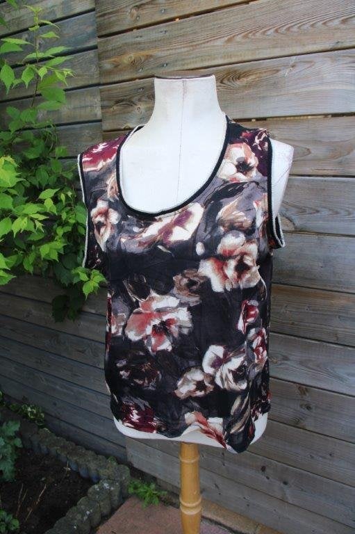 Top zwart/ wijnrood Mayerline mt 2L transpa Vaste prijs AAN, Kleding | Dames, Zwart, Maat 42/44 (L), Ophalen of Verzenden, Zo goed als nieuw