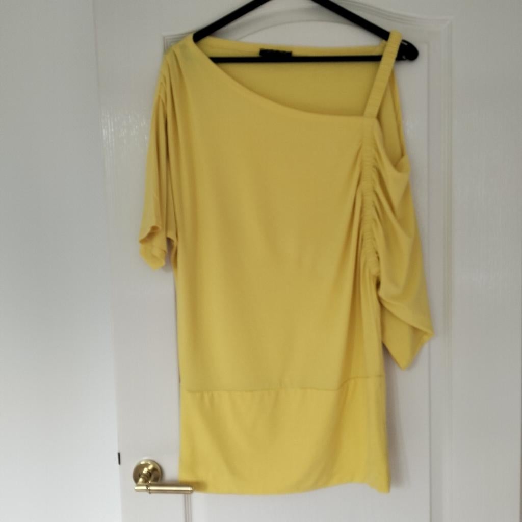 Sophia Perla gele top/tuniek mt s off shoulder  zgan, Maat 38/40 (M), Geel, Ophalen of Verzenden, Korte mouw