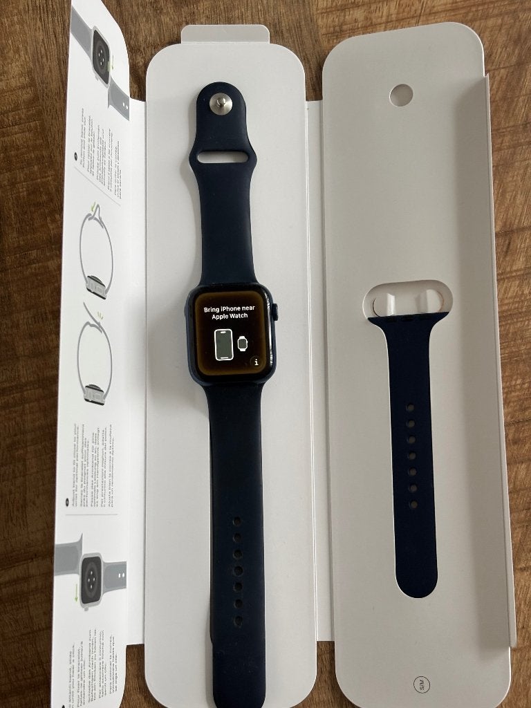 Apple Watch 6, Sieraden, Tassen en Uiterlijk, Smartwatches, Ophalen, Gebruikt, Apple Watch ⌚️, Zwart