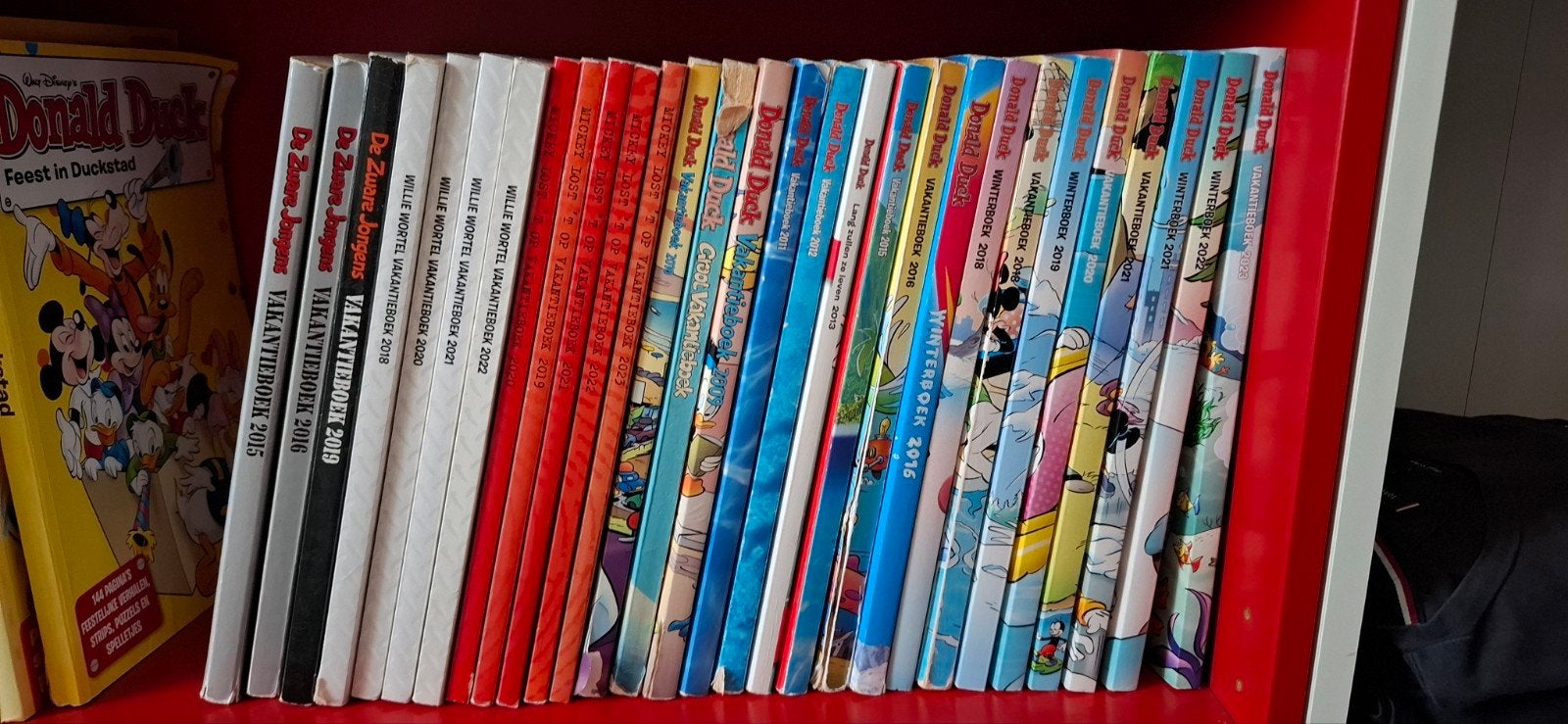 Donald Duck, zware jongens, vakantieboeken, Meerdere stripboeken, Ophalen of Verzenden, Gelezen