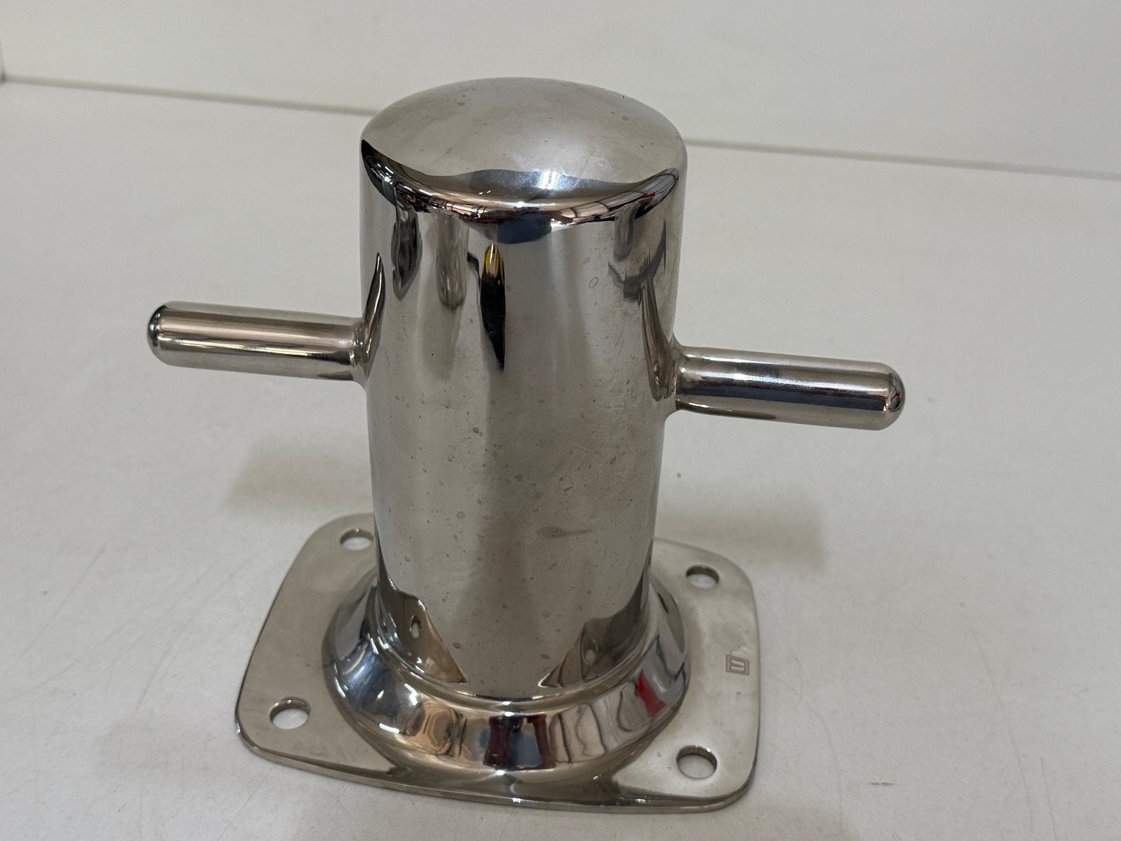 Nieuwe Rvs bolder 17 cm hoog, Watersport en Boten, Ophalen of Verzenden, Zo goed als nieuw