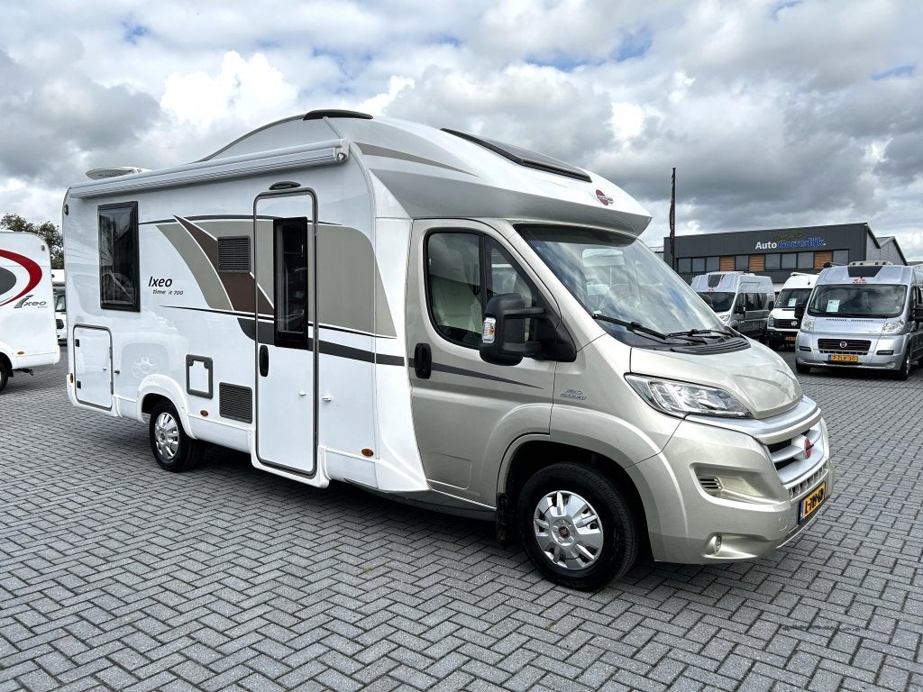 Bürstner Ixeo IT 700 Queenbed/hefbed/39.000km/7m/ni, Fiat, 6 tot 7 meter, Bedrijf, Bürstner
