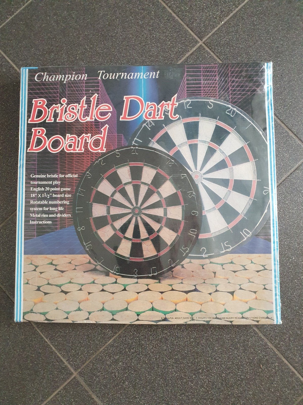 Bristle Dartbord -Champion Tournament- Nieuw in verpakking, Sport en Fitness, Darts, Ophalen, Zo goed als nieuw, Dartbord