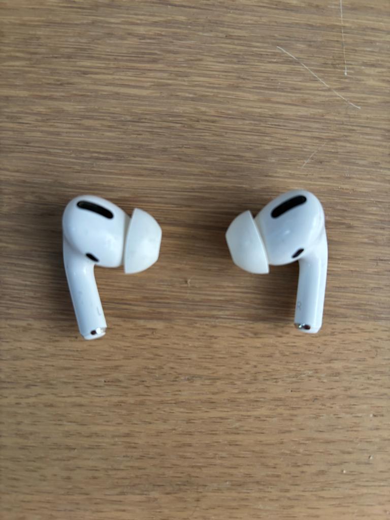 AirPods Pro 1 - Alleen oordopjes (links en rechts), Gebruikt, In gehoorgang (in-ear), Ophalen of Verzenden, Apple