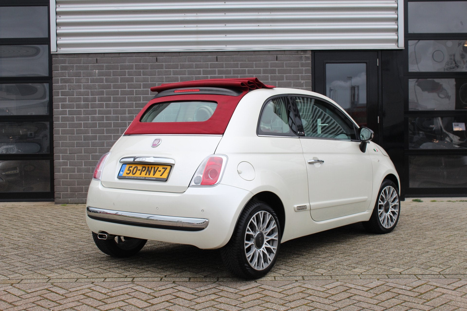 Fiat 500C 0.9 TwinAir Rock / Xenon / Leer / N.A.P., Auto's, Euro 5, 86 pk, Gebruikt, Overige kleuren
