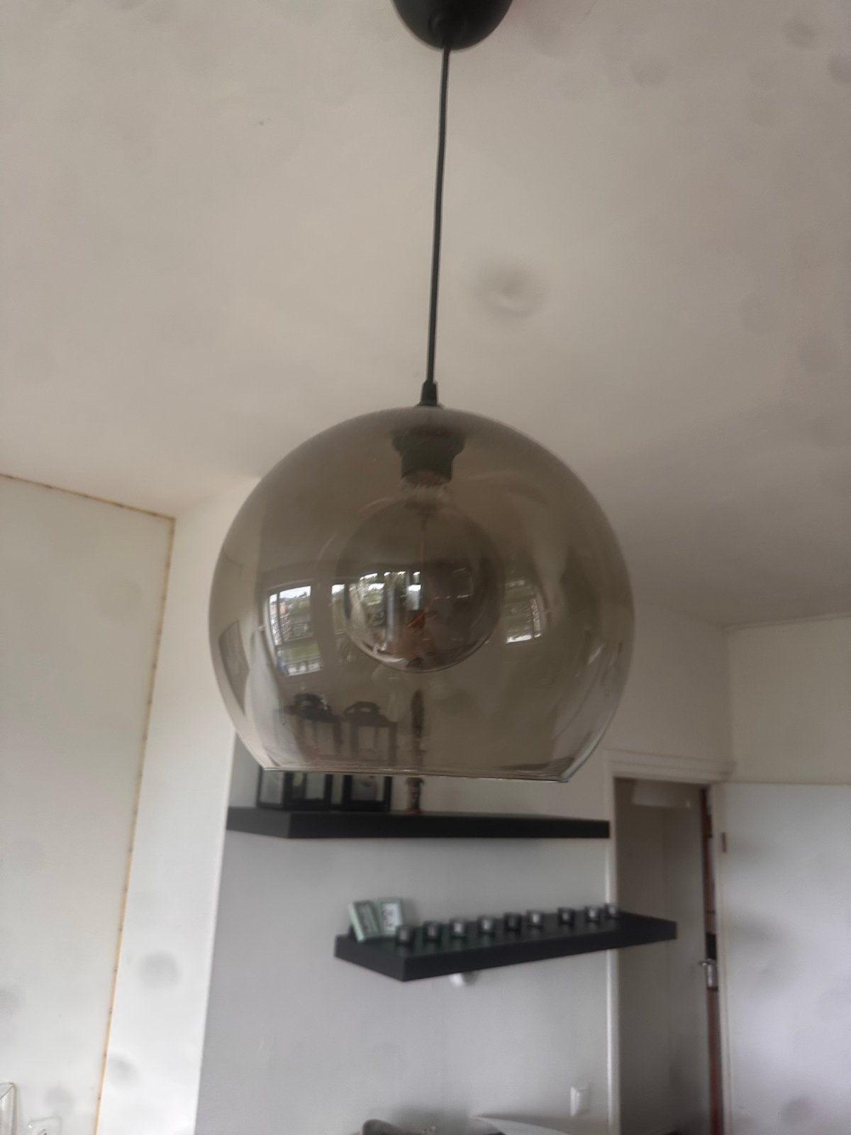 Moderne hanglamp met glazen bol - Smoke grijs, Ophalen of Verzenden, Gebruikt, Glas, E27 (groot)