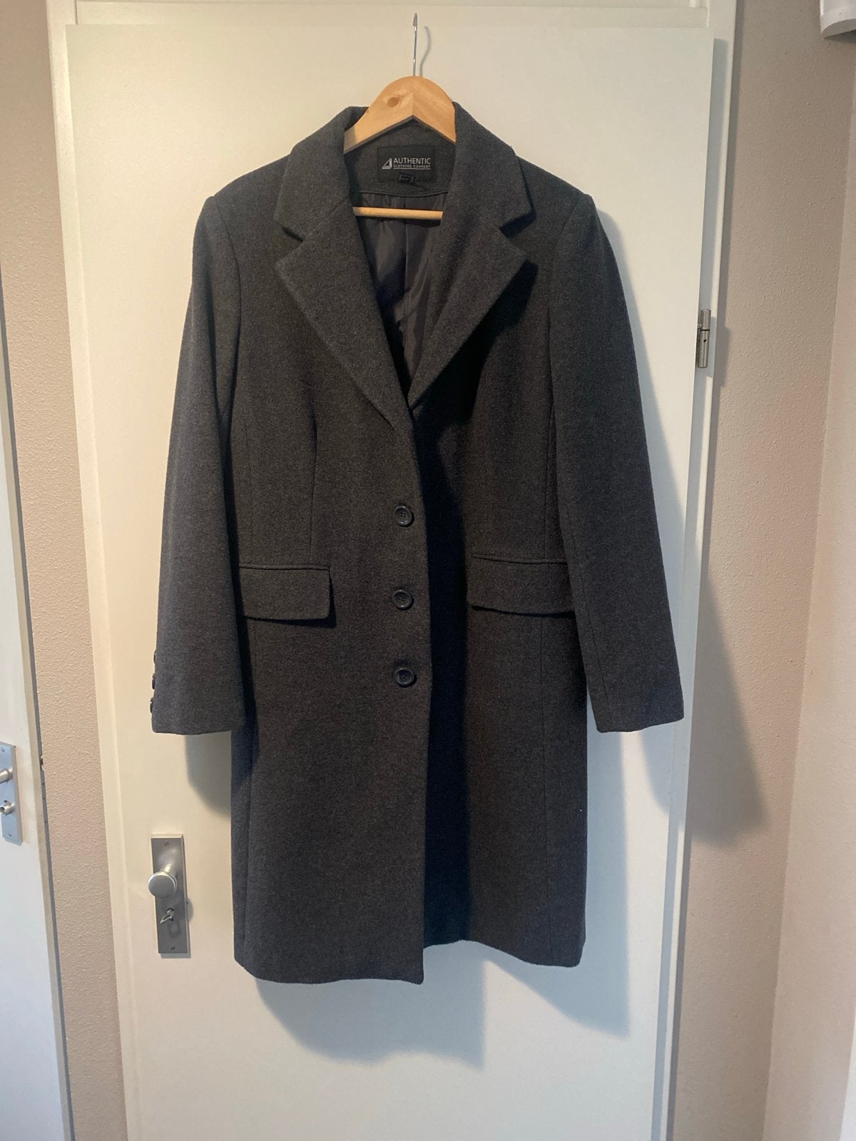 Authentic Clothing Company Grijze Jas Maat 42 (L), Ophalen of Verzenden, Zo goed als nieuw, Maat 42/44 (L), Grijs