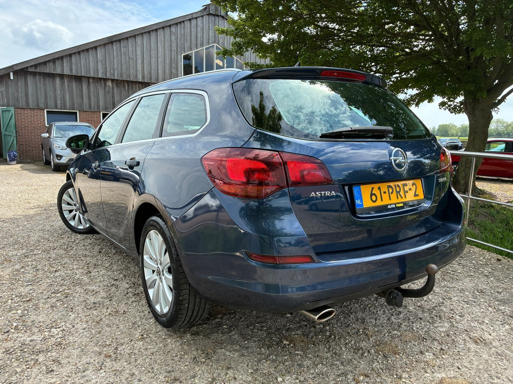 Opel Astra Sports Tourer 1.4 Turbo Cosmo | '' 122.000 Km '', Auto's, Voorwielaandrijving, Euro 5, Gebruikt, Zwart