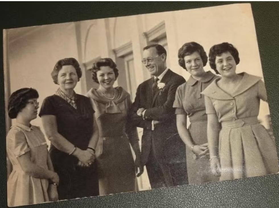 Koninklijk Huis - Gezin - Voor Anjer-actie - RVD - Max Koot, Verzamelen, Verzenden, Gebruikt, Nederland, Kaart, Foto of Prent