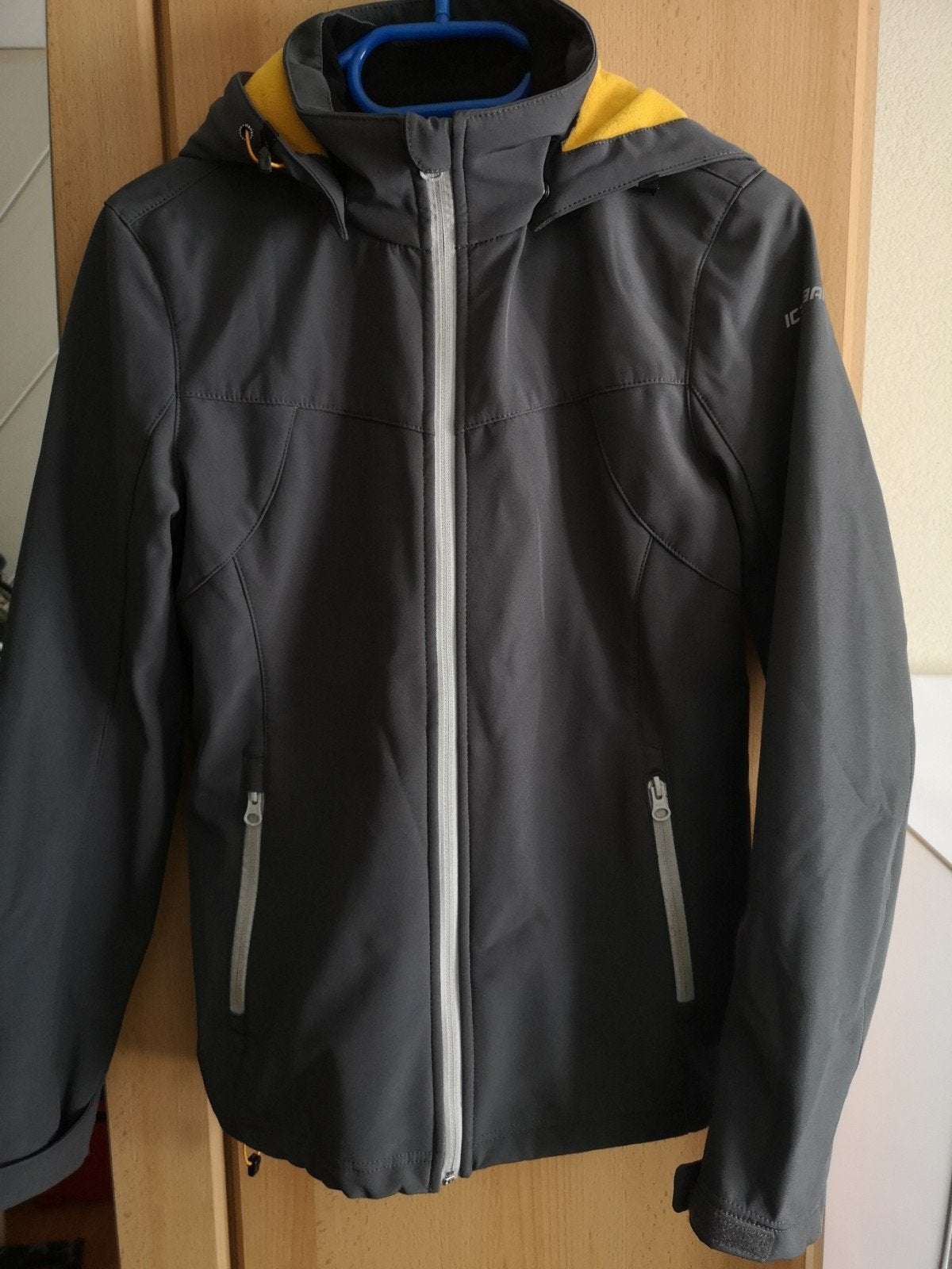 Icepack soft shell jas maat 36 zgan, Kleding | Dames, Jassen | Zomer, Ophalen of Verzenden, Zo goed als nieuw, Maat 36 (S), Grijs