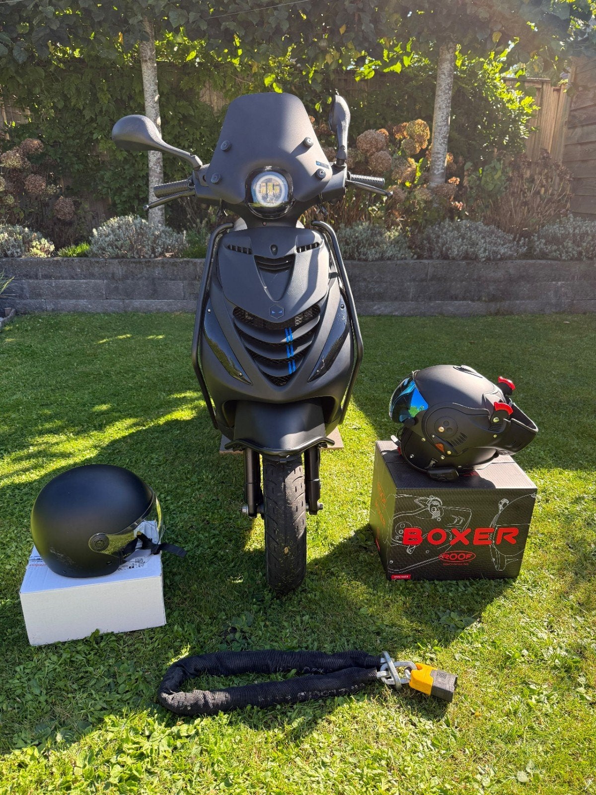 Piaggio Zip 50cc 4T Euro5 2022 Vol Optie Malossi Boxer cardo, Fietsen en Brommers, Ophalen, Zip, Zo goed als nieuw, Benzine