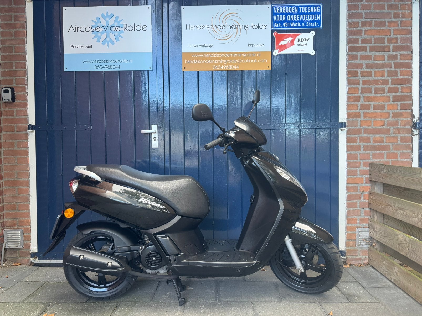 Peugeot Kisbee 45 km/h, Fietsen en Brommers, Ophalen, Gebruikt, ., Maximaal 45 km/u