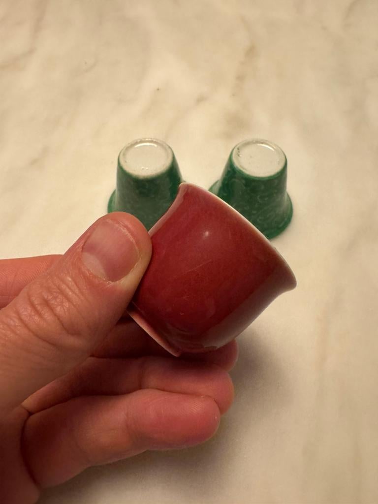3 porseleinen kopjes China rood en groen antiek, Ophalen of Verzenden