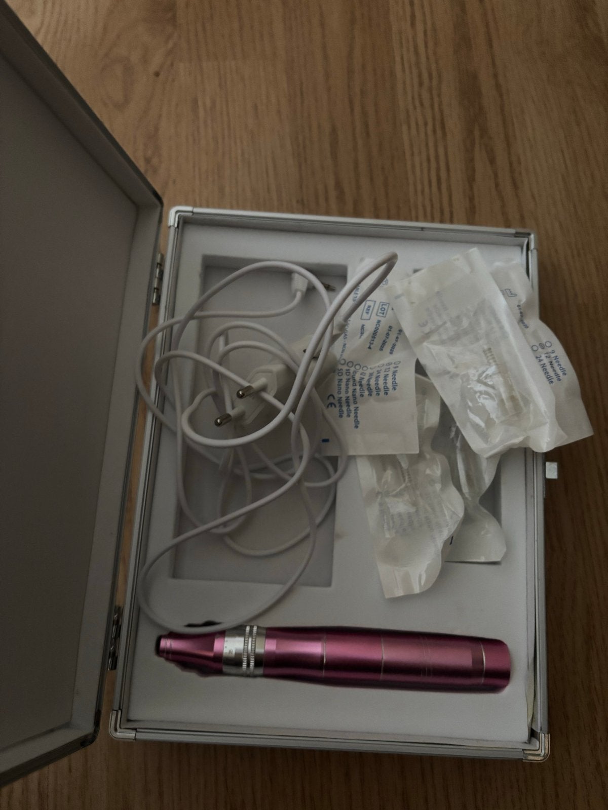 Dermapen Microneedling Apparaat met Naalden, Ophalen, Zo goed als nieuw, Overige typen