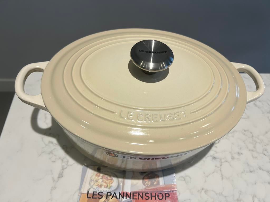 Nieuwe Le Creuset ovale braadpan 29 cm Meringue, Gietijzer, Nieuw, Ophalen of Verzenden, Keramische plaat