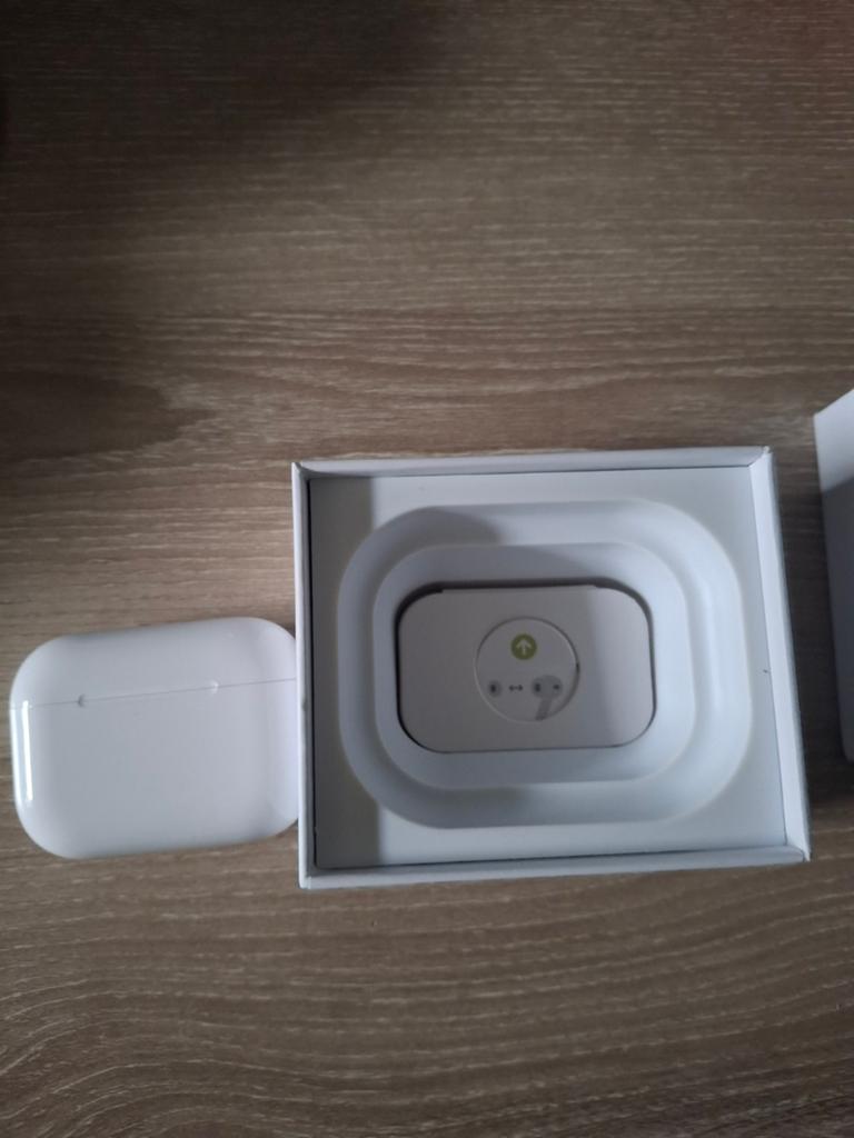 Airpods pro 3, Ophalen of Verzenden, Zo goed als nieuw, Overige merken, Draadloos