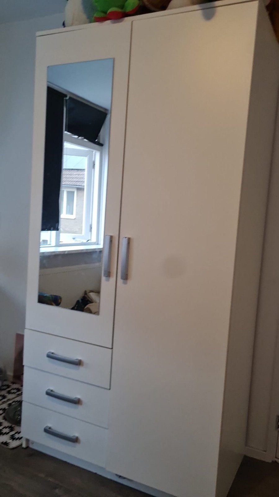 Mooie witte kledingkast met spiegel en 3 lades, Ophalen, Gebruikt, 100 tot 150 cm, Met lade(s)