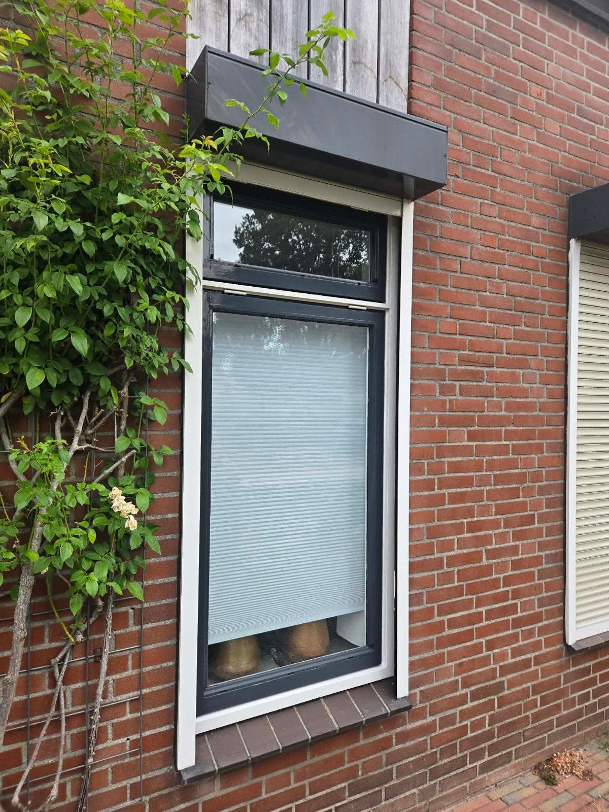 Een compleet rolluik, Doe-het-zelf en Verbouw, Gebruikt, 200 cm of meer, Minder dan 100 cm, Crème of Beige