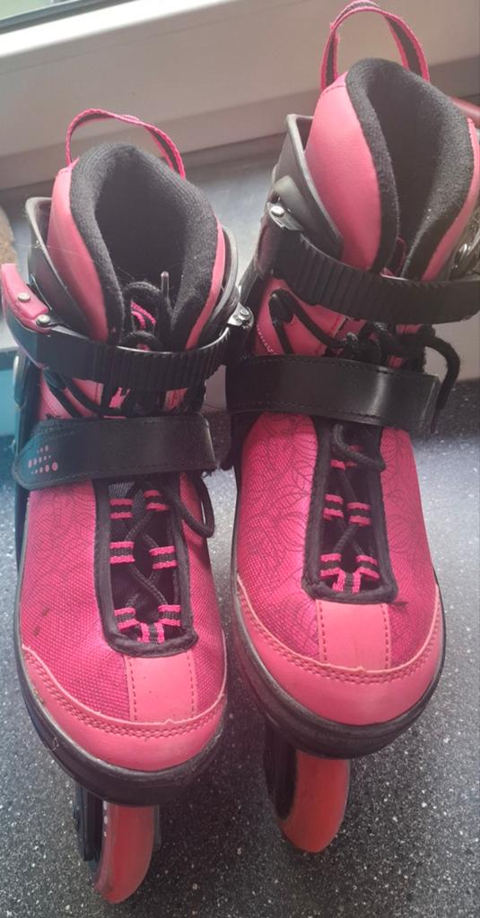 Roze verstelbare inline skates met helm en bescherming, Sport en Fitness, Skeelers, Overige merken, Kinderen, Ophalen of Verzenden