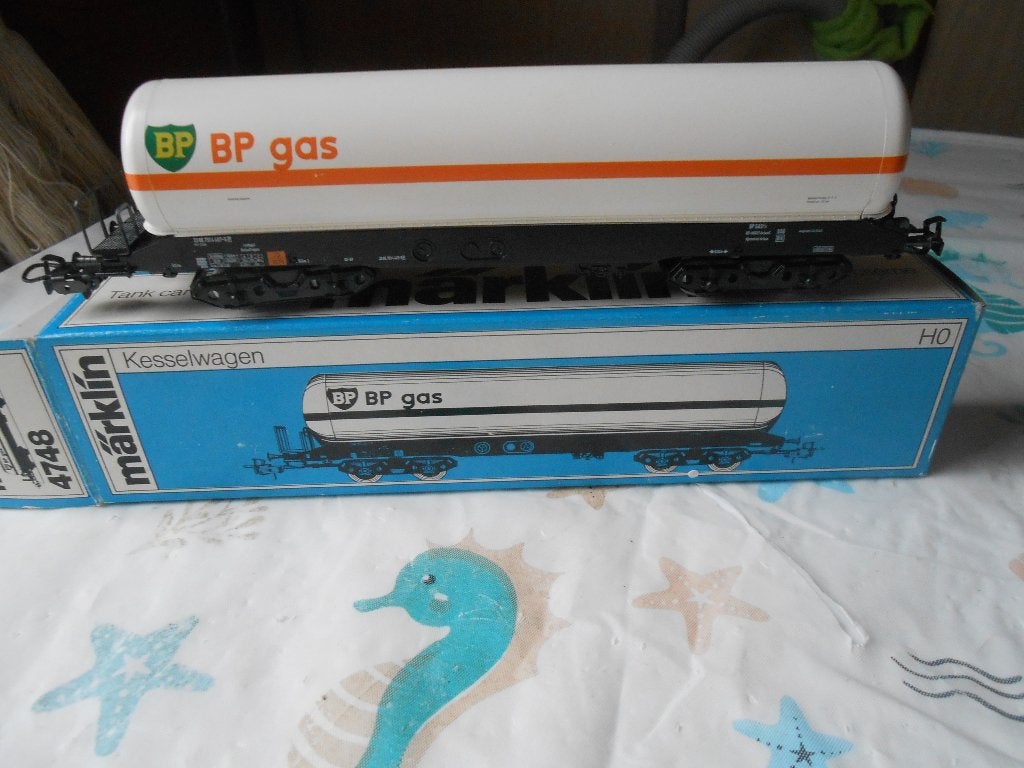 Märklin 4748, de bekende BP gas, hoge druk ketelwagon, Hobby en Vrije tijd, Wisselstroom, Ophalen of Verzenden, Märklin, Nieuw