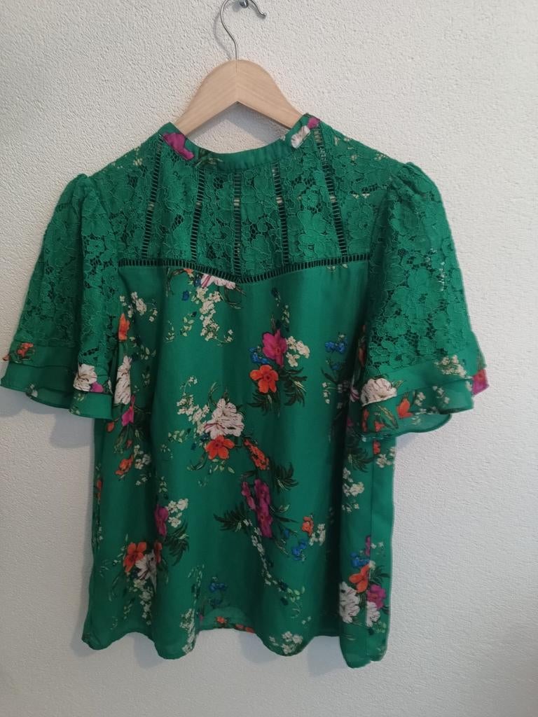Love & Roses Groene Bloemenprint Top met Kant - Maat 42, Maat 42/44 (L), Ophalen of Verzenden, Zo goed als nieuw, Korte mouw