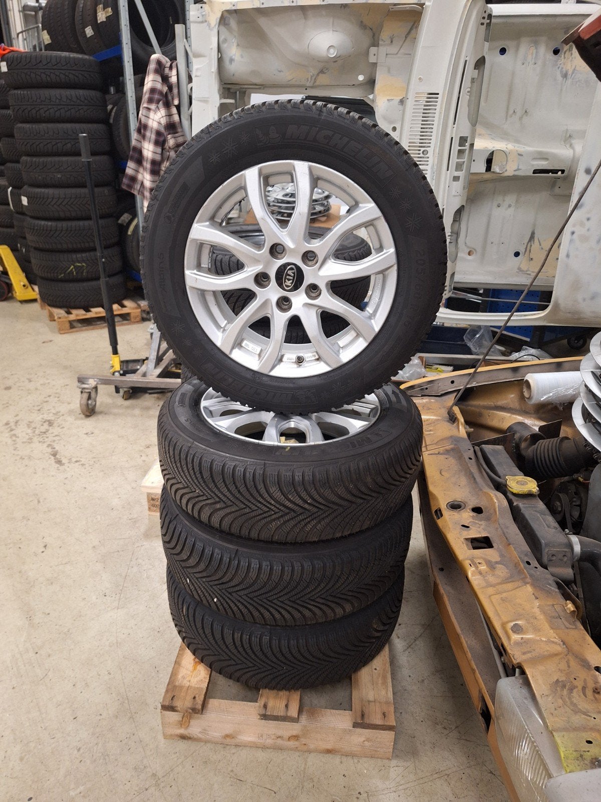 kia Niro winterbanden set 2016 tm 2022, Ophalen, Gebruikt, 16 inch, Banden en Velgen