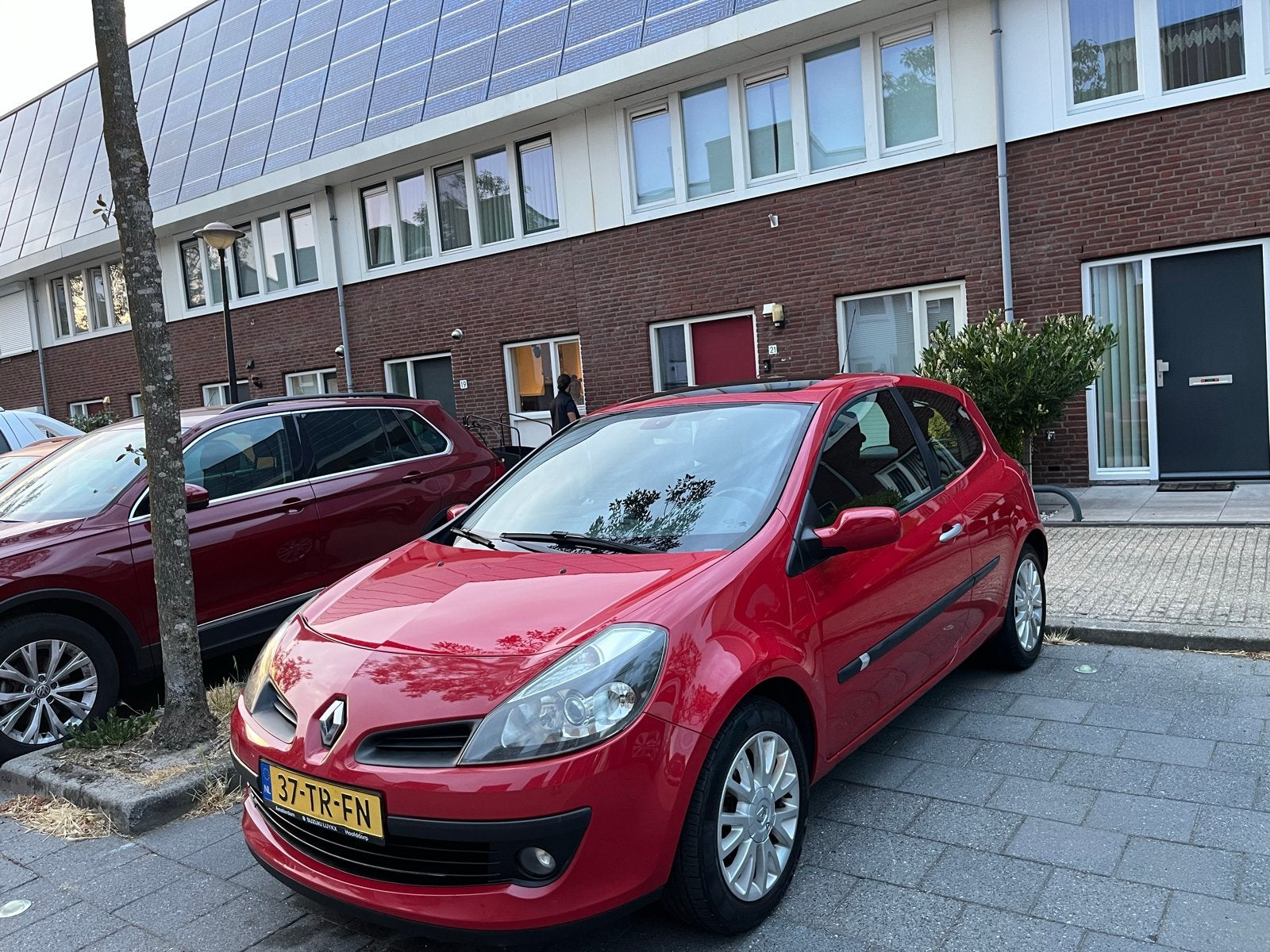Renault Clio 1.6 16V 82KW Dyncmf 3-DRS AUT E4 2007 Rood, Auto's, 535 kg, 4 cilinders, Origineel Nederlands, 1598 cc