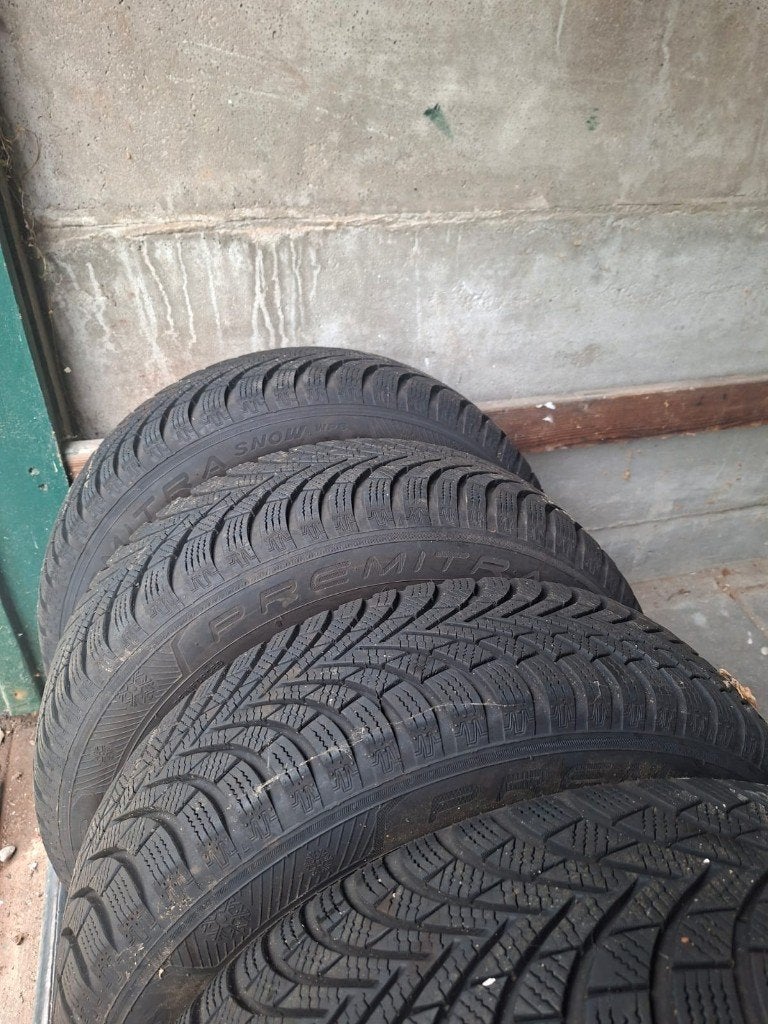 Kia Picanto winterbanden 175/65 R14 86T wieldoppen, Ophalen, 14 inch, 175 mm, Banden en Velgen
