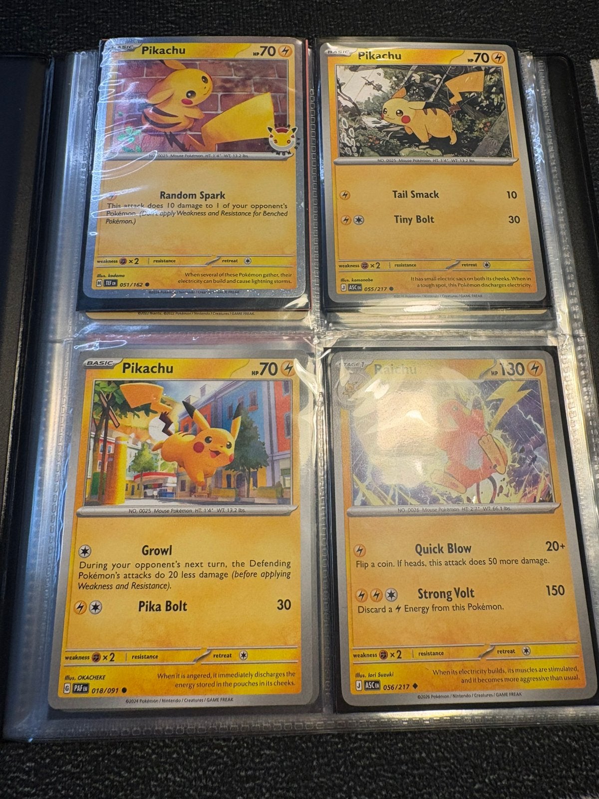 Map met diverse starters en pikachu’s, Ophalen of Verzenden, Zo goed als nieuw