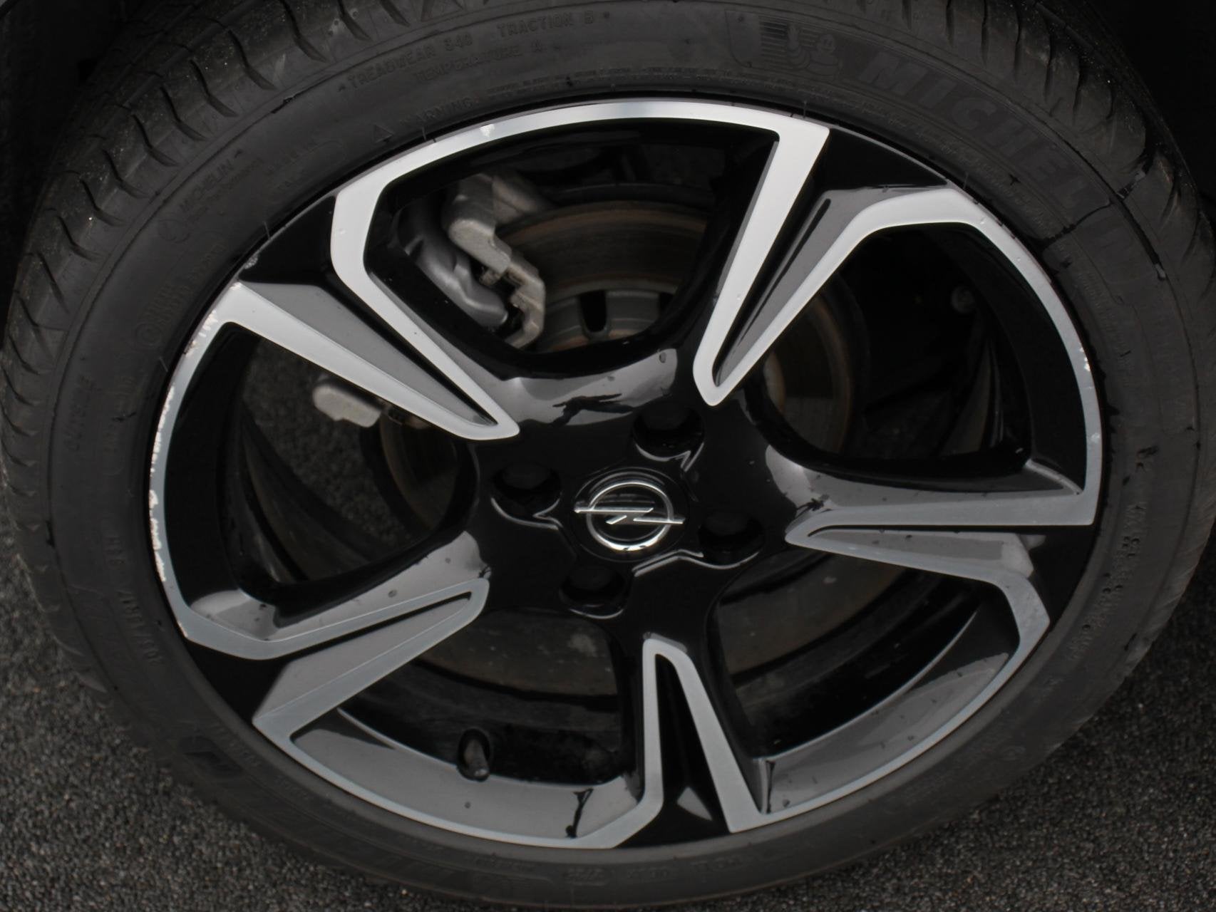 Opel Corsa 1.2 Turbo 110pk Hybrid Automaat GS Navigatie Airc, Auto's, Stof, Gebruikt, 1199 cc, 610 kg