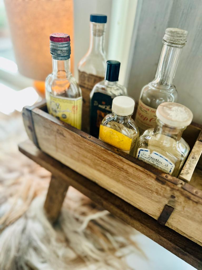 Oude houten vakkenbak (exclusief accessoires), Verzenden