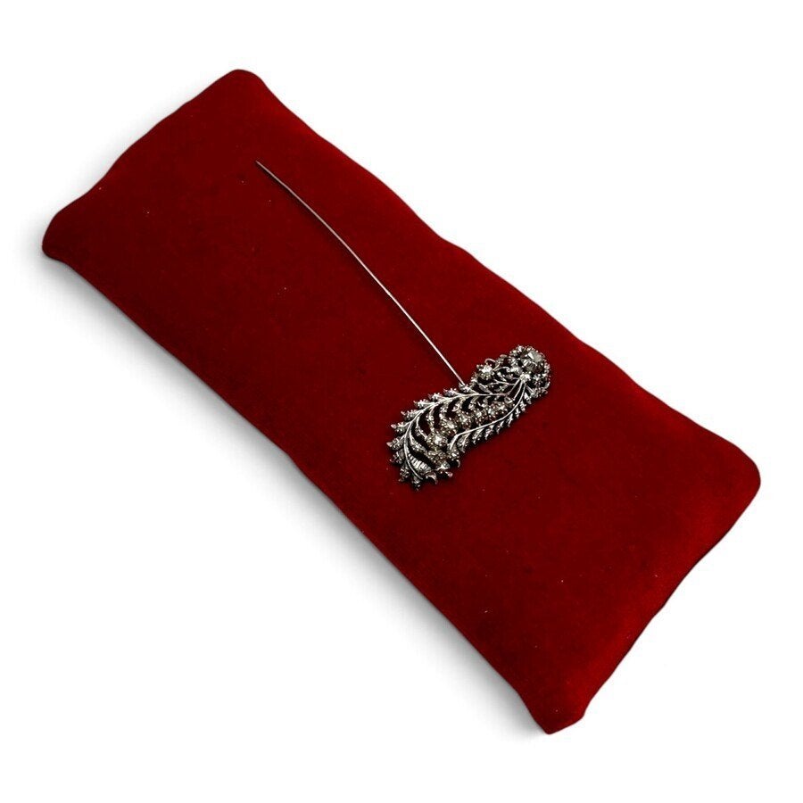 Friese oorijzerspeld bezet met roosgeslepen diamant, Ophalen of Verzenden