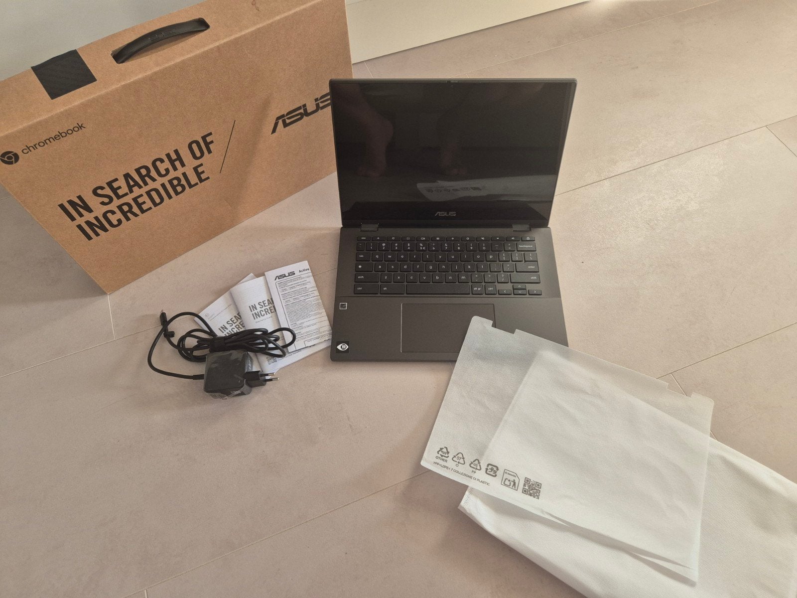 Nieuw in doos Asus chromebook laptop Flip touchscreen, Spelcomputers en Games, Spelcomputers | Nintendo DS, Ophalen of Verzenden