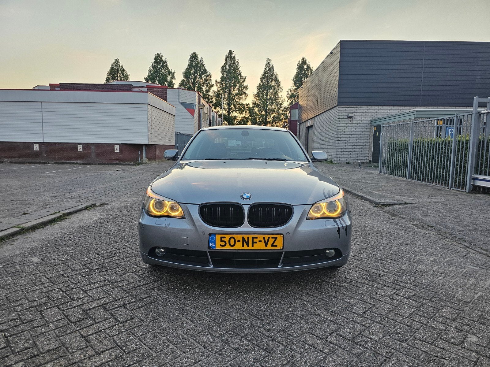 BMW 5-Serie 2.2 I 520 2003 Grijs, 2171 cc, Achterwielaandrijving, Handgeschakeld, Grijs