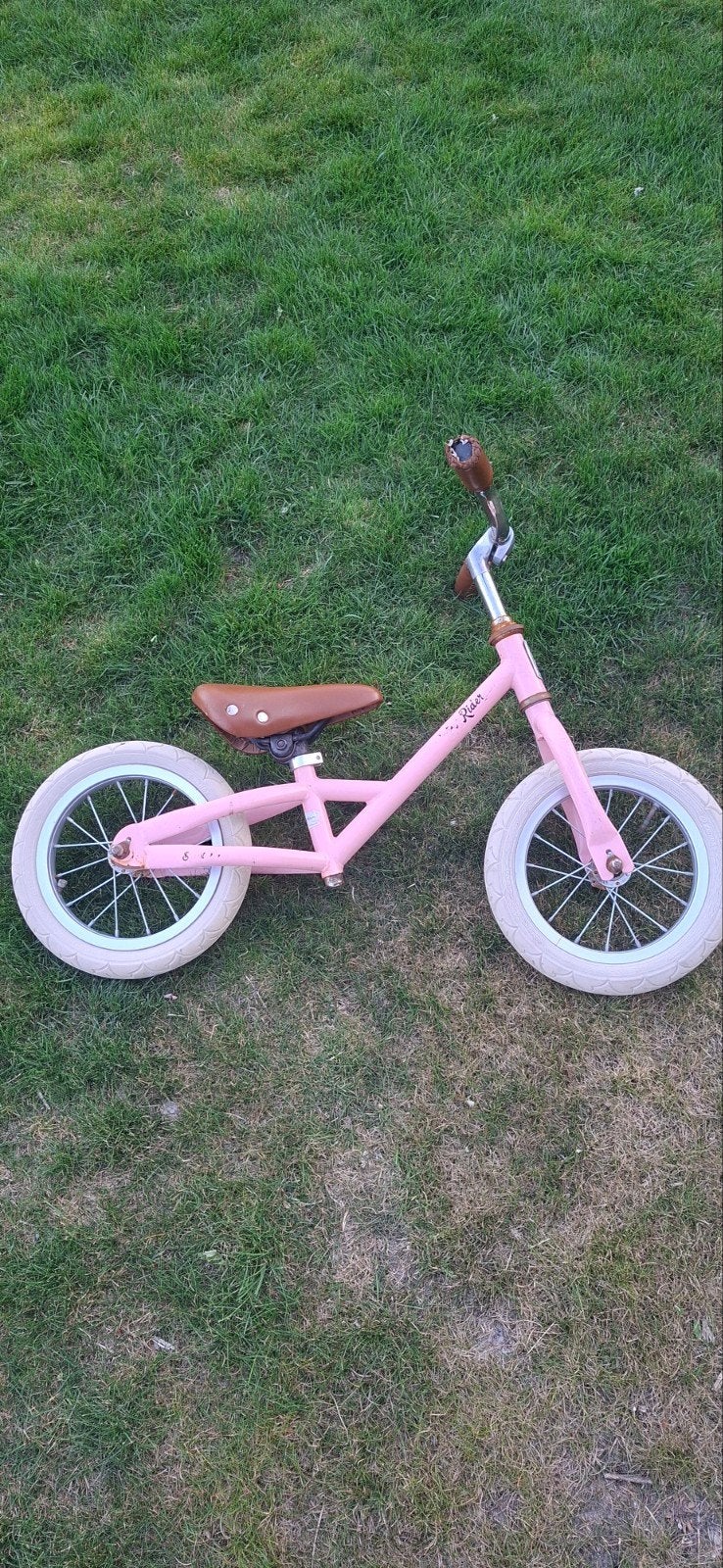 Roze loopfiets, Fietsen en Brommers, Fietsen | Kinderfietsjes, Ophalen, Gebruikt, Minder dan 16 inch