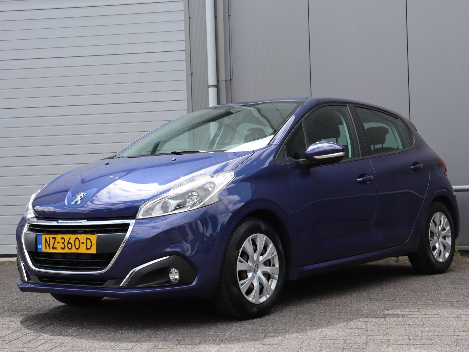 Foto 7 van Peugeot 208 1.2 PureTech Blue Lion navi LM carplay org NL